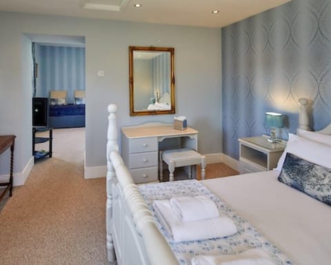 Standard Triple Room | Individually decorated, individually furnished, free WiFi, bed sheets