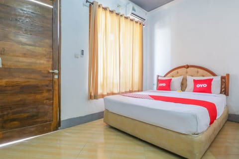 Standard Double Room | Desk, free WiFi, bed sheets