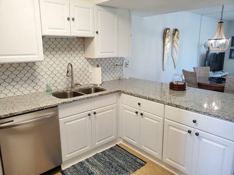 Condo, Multiple Beds, Balcony, Ocean View | Private kitchen | Fridge, microwave, stovetop, dishwasher