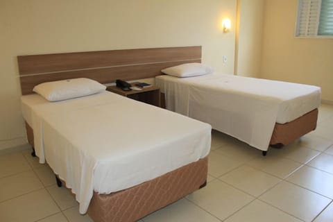 Basic Twin Room | Minibar, desk, free WiFi, wheelchair access