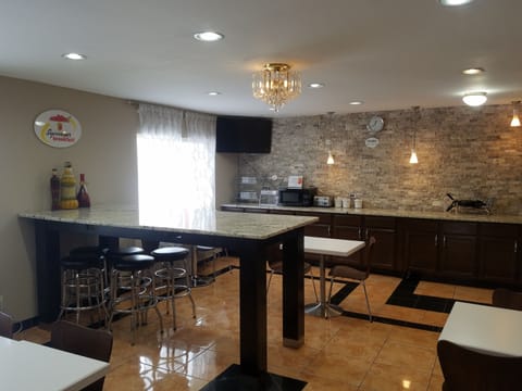 Free daily continental breakfast