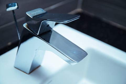 Scarlet Studio (B-33-15) | Bathroom sink