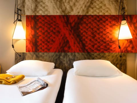 Twin Room | Desk, iron/ironing board, free WiFi, bed sheets