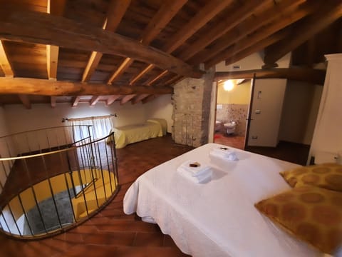 Minibar, blackout drapes, soundproofing, free WiFi