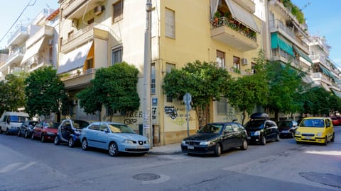 Apartment, 2 Bedrooms | Street view