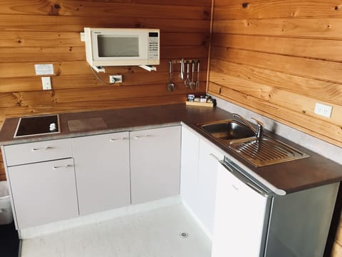 Comfort Double Room Single Use, 1 Bedroom, Garden View, Garden Area | Private kitchenette | Fridge, microwave, coffee/tea maker, electric kettle