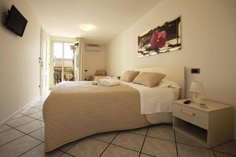 Double or Twin Room, Terrace | Desk, iron/ironing board, rollaway beds, free WiFi