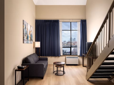 Cambridge Loft | City view