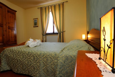 Apartment, 2 Bedrooms | Desk, blackout drapes, iron/ironing board, free cribs/infant beds