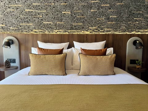 Deluxe Double Room | Egyptian cotton sheets, premium bedding, memory foam beds, in-room safe