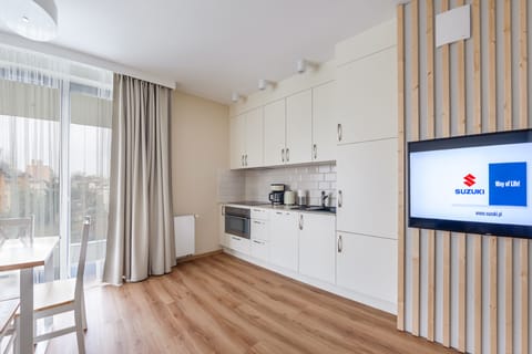 Apartment (21A/16) | Private kitchenette | Fridge, microwave, oven, stovetop