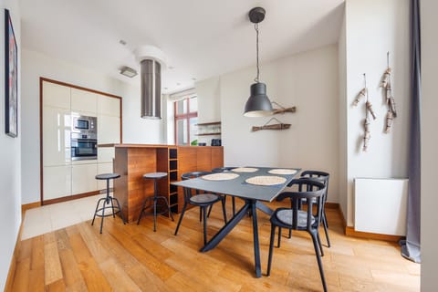 Apartment (5) | Private kitchenette | Fridge, microwave, oven, stovetop