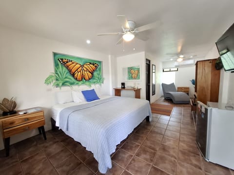 Deluxe Room, 1 King Bed | In-room safe, individually decorated, individually furnished