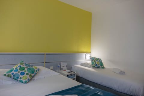 Classic Twin Room | Desk, soundproofing, cribs/infant beds, free WiFi