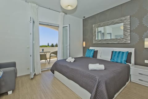 Comfort Double Room, Terrace, Sea View | Hypo-allergenic bedding, desk, iron/ironing board, free WiFi