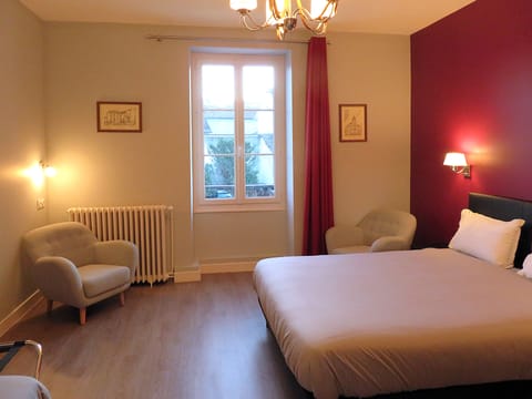 Triple Room | Premium bedding, individually decorated, individually furnished, desk