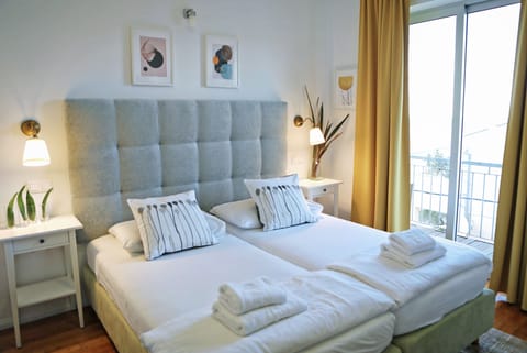 Family Room, Balcony | Egyptian cotton sheets, premium bedding, in-room safe, desk
