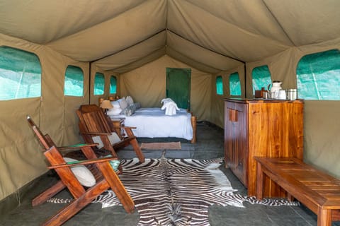 Luxury Tent | In-room safe, bed sheets