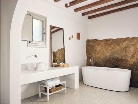 Hilltop Sea View Suite with Private Jacuzzi | Bathroom | Designer toiletries, hair dryer, bathrobes, slippers