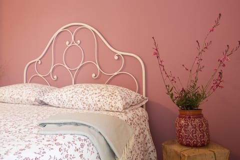 Deluxe Double Room, Partial Sea View (Moscato d'Amburgo) | Memory foam beds, individually decorated, individually furnished