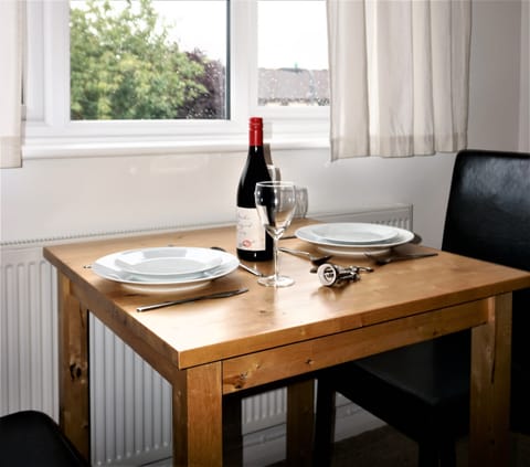 Business Apartment | In-room dining