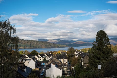 Hypo-allergenic bedding, in-room safe, desk, iron/ironing board