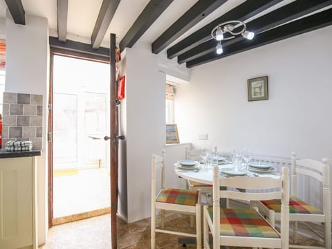 Cottage | Private kitchen | Fridge, microwave, stovetop, highchair