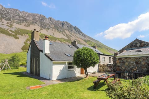 Cottage | Property grounds