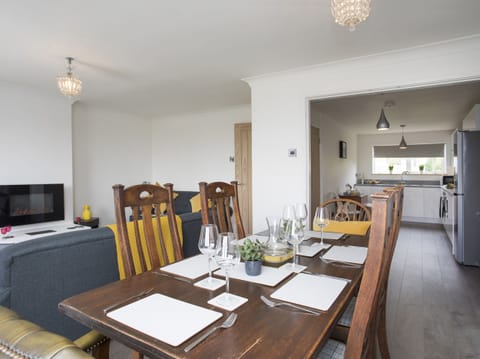 Cottage | Private kitchen | Highchair, cookware/dishes/utensils