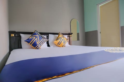 Double Room | Desk, free WiFi, bed sheets