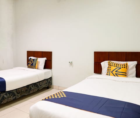 Economy Double Room | Desk, free WiFi, bed sheets