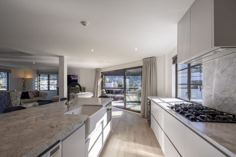 Walter Peak Penthouse | Private kitchen | Fridge, stovetop, dishwasher, espresso maker