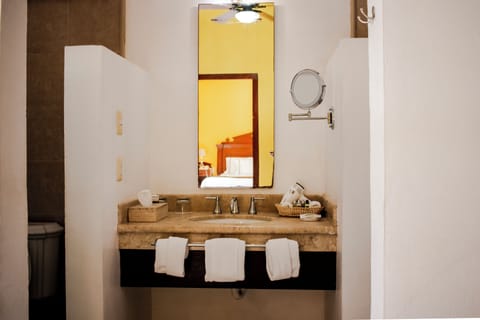 Standard Suite, 1 King Bed | Bathroom | Shower, designer toiletries, hair dryer, bidet