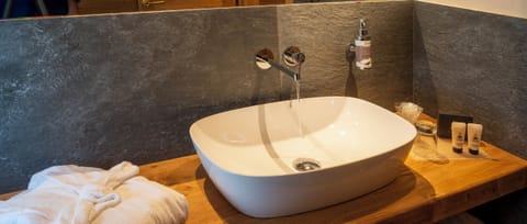 Suite, 2 Bedrooms, Mountain View (des Artistes du Mont Blanc) | Bathroom | Shower, rainfall showerhead, free toiletries, hair dryer