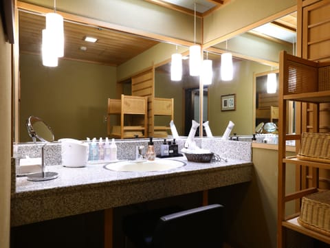 Japanese Western Style Deluxe Suite with Hot Spa (Momoyama-dai Special, Not Hot Spring) | Bathroom | Separate tub and shower, free toiletries, hair dryer, slippers