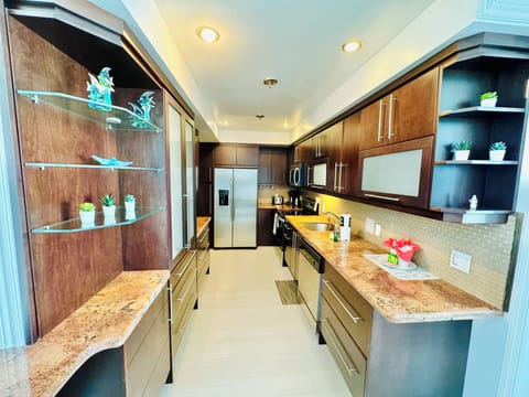 Panoramic Penthouse, 2 Bedrooms, Balcony, Ocean View | Private kitchen | Full-size fridge, microwave, oven, dishwasher