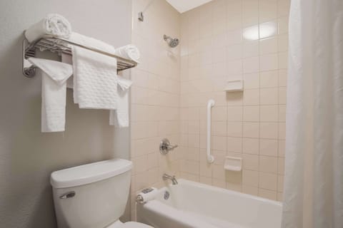 Combined shower/tub, deep soaking tub, free toiletries, hair dryer