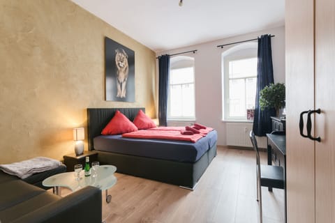 Classic Apartment, 2 Bedrooms (Dresden) | Egyptian cotton sheets, premium bedding, memory foam beds, in-room safe