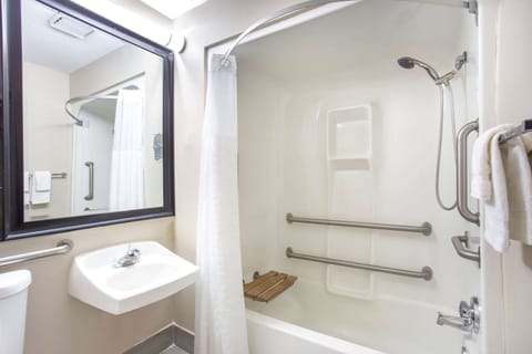 Room, 1 King Bed, Accessible, Non Smoking (Mobility) | Accessible bathroom