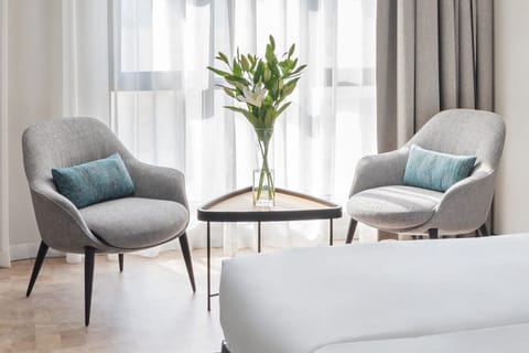 Minibar, in-room safe, desk, laptop workspace