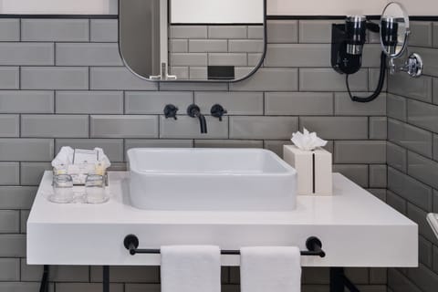 Shower, free toiletries, hair dryer, bathrobes