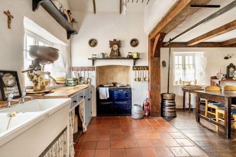 Coffee/tea maker, electric kettle, toaster, highchair