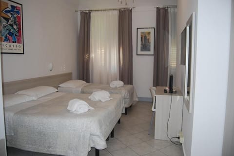 Desk, laptop workspace, rollaway beds, free WiFi