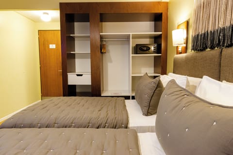 Standard Triple Room, 1 Bedroom | 6 bedrooms, premium bedding, minibar, in-room safe