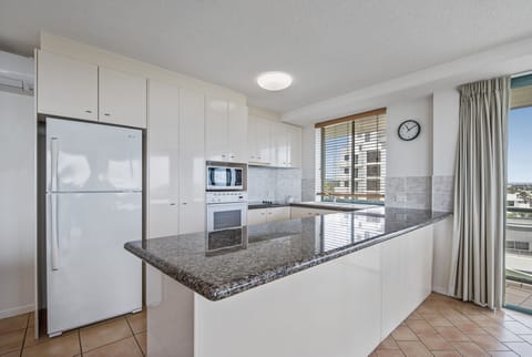 Apartment, 3 Bedrooms (Levels 2-5) | Private kitchen | Full-size fridge, microwave, oven, stovetop