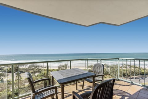 High Level Apartment, 3 Bedrooms (Levels 6-9) | Beach/ocean view