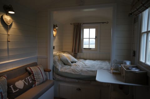 Design Cabin, Ensuite, Garden View (Shepherds Hut)