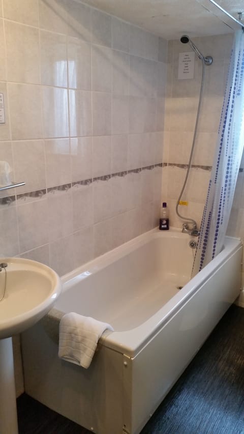 Standard Double Room (Room5) | Bathroom | Free toiletries, hair dryer, towels