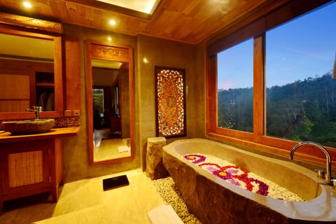 Asmara Villa | Bathroom | Separate tub and shower, deep soaking tub, free toiletries, slippers