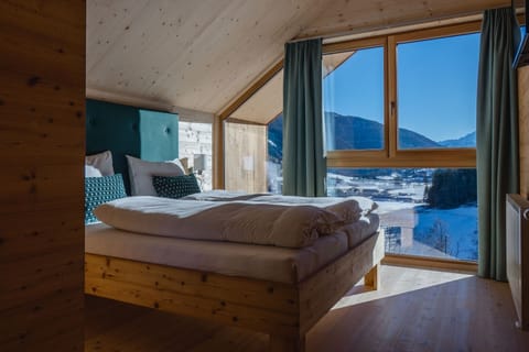 Soundproofing, free WiFi